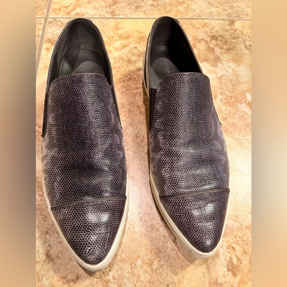 Vince runner size 8 but fits more like a 9 - Picture 1 of 8